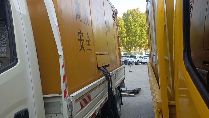 畜禽良种场如何判断柴油发电机组和UPS电源的切换时间是否符合要求？